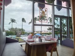 靠窗位-水桶王国主题餐厅·聚会·生日派对·亲子活动·家庭套餐(亚龙湾希尔顿店)