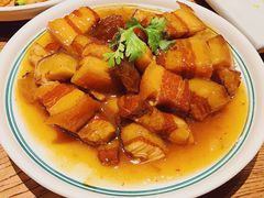 大理雕梅红烧肉-云海肴·汽锅鸡·云南菜(美罗城店)