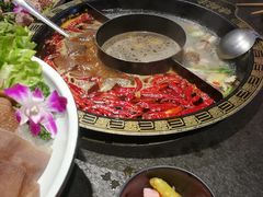 牛油骨汤番茄三味锅-味舵主重庆火锅(邓尉路店)
