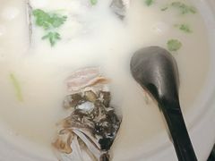 -卢大鲜鱼头捞饭(美利广场店)