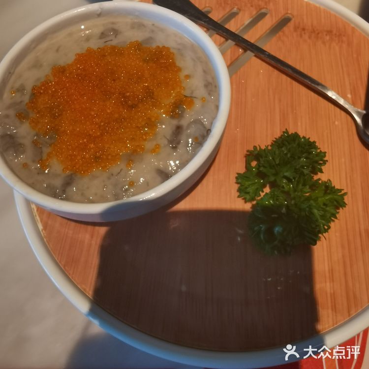 之前常吃的一家火锅店～好久都没来了～菜品还和之前差不
