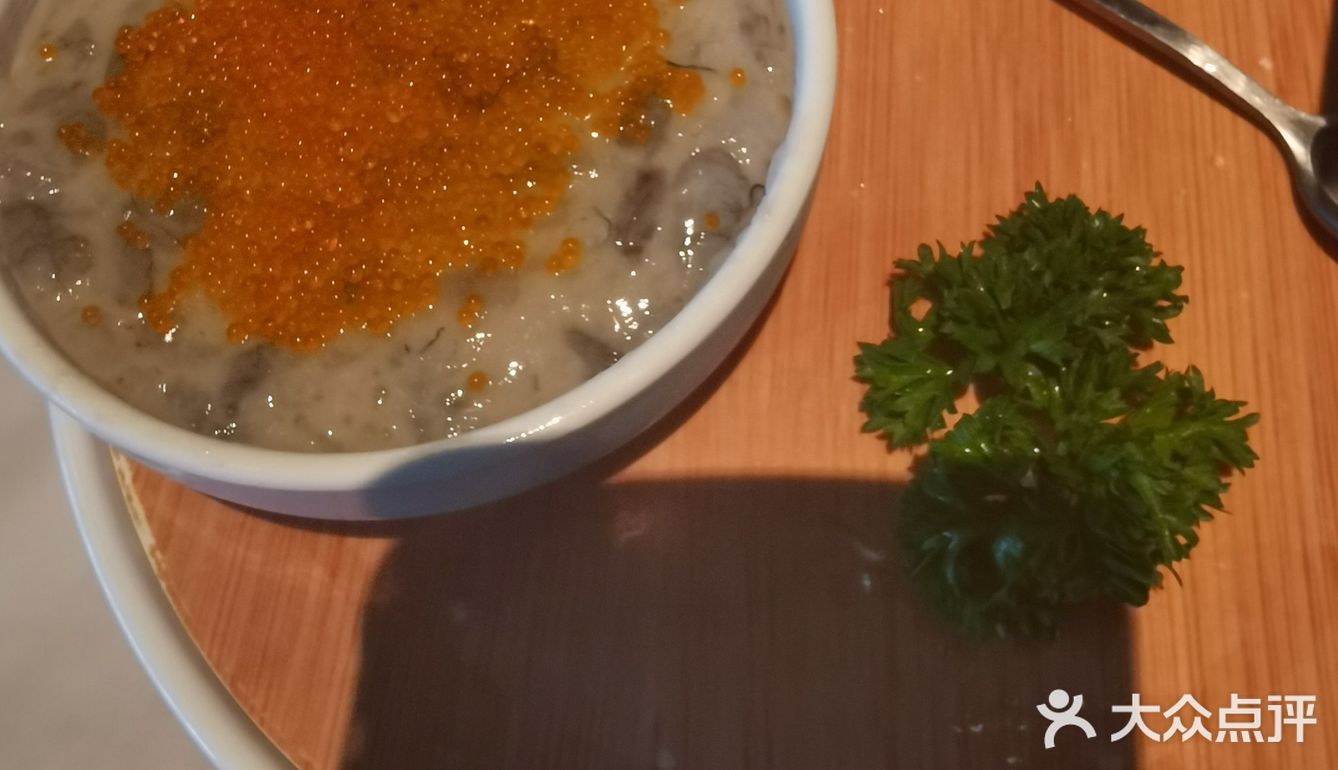 之前常吃的一家火锅店～好久都没来了～菜品还和之前差不
