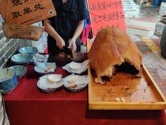 脆口烧肉-园林美食城·本土农家菜(杨和镇店)