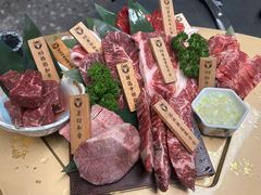 -铭牛烧肉·和牛海鲜自助(高新月牙湖店)
