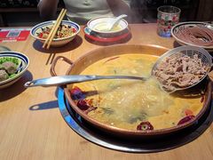 -洱火云南酸菜牛肉火锅(石景山当代商城店)