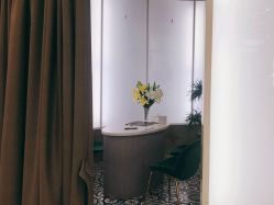 -PE SALON 