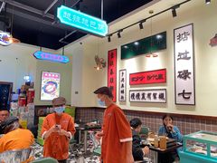 大堂-何妹湿辣牛肉·粤式烧烤砂煲(桂雅路店)
