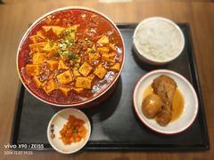 -顺溜·手工刀削面·黑金店(铜锣湾店)