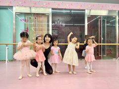 -Isee灰姑娘国际儿童艺术中心(证大·大拇指广场店)