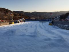 -采薇庄园四季滑雪场