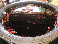 -茅草房·河畔园林火锅
