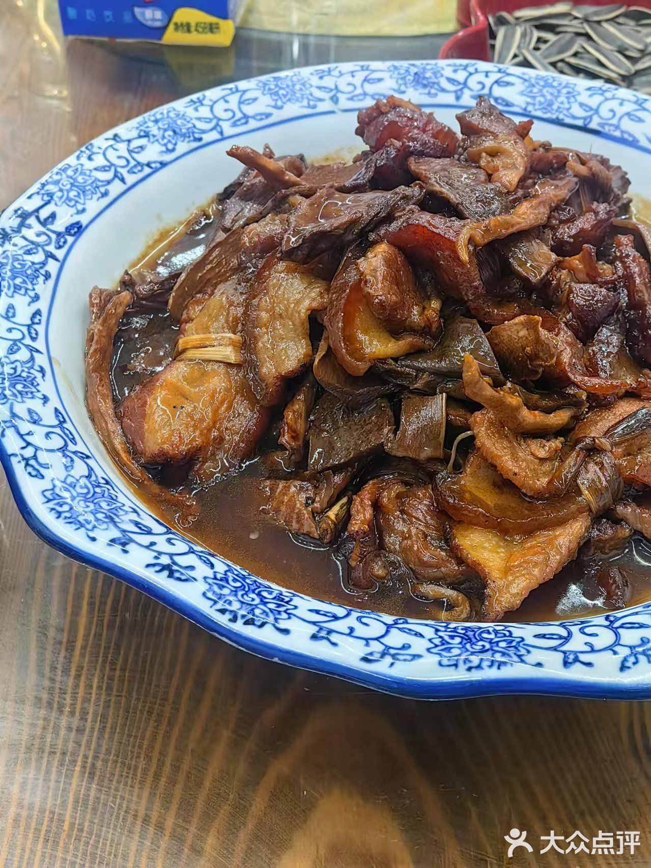 土菜馆就要找这种藏在巷子里的