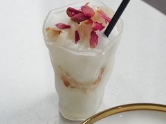 玫瑰荔枝冰沙-EVERNAKED裸蛋糕(SOHO天山店)