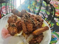 吊烧麻香鸡翅中-人民公社大食堂(顺义总店)