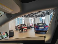 -TESLA 特斯拉(上海太古汇体验店)