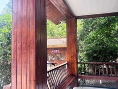 -高荡千年布依古寨旅游景区