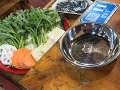 招牌生吃蟹肉-东镇老火锅(长春路首店)