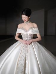 -台湾蔡美月婚纱租赁