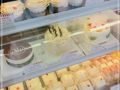 -红宝石·鲜奶小方·海派西点房(南丹店)