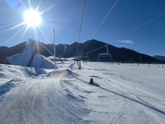 -丝绸之路山地度假区滑雪场