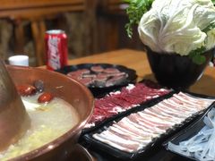 -果松木炭酸菜铜火锅·外婆参鸡汤