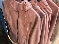 -lululemon(上海浦东IFC店)