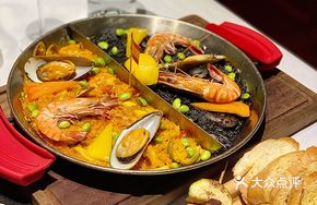 Ink Squid and Valencia Seafood Paella Duo