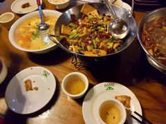-临江餐馆二楼美食部落