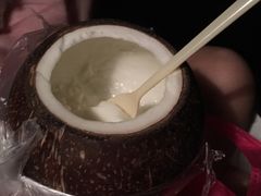 -志龙皇冠吃货椰子铺