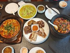 -万重锦·人文川菜馆(骡马市店)