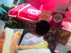 -詹爷爷乌节路街头冰淇淋