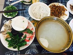 -桥香园云南过桥米线(金马碧鸡店)
