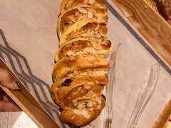 -焙丽拾光(麦凯乐直营店)