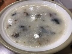 皮蛋瘦肉粥-红荔村肠粉(燕南店)