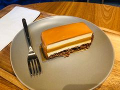 朗姆焦糖榛果脆蛋糕-星巴克臻选(上海合生汇1F店)