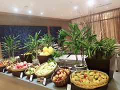 自助取餐区-海口绿发希尔顿酒店-田园汇自助餐·三文鱼·海鲜