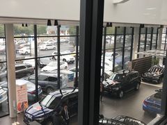 -上海宝信宝马4S店