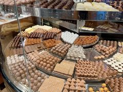 -Laderach 莱德拉(上海环贸iapm店)