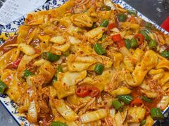 辣白菜炒猫耳朵-后卫寨猫耳朵(后卫寨店)