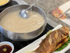 锅巴汤配烤黄花鱼-阿里郎韩国料理