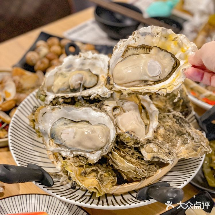 佛山探店|手掌🖐️甘大只生蚝你值得拥有