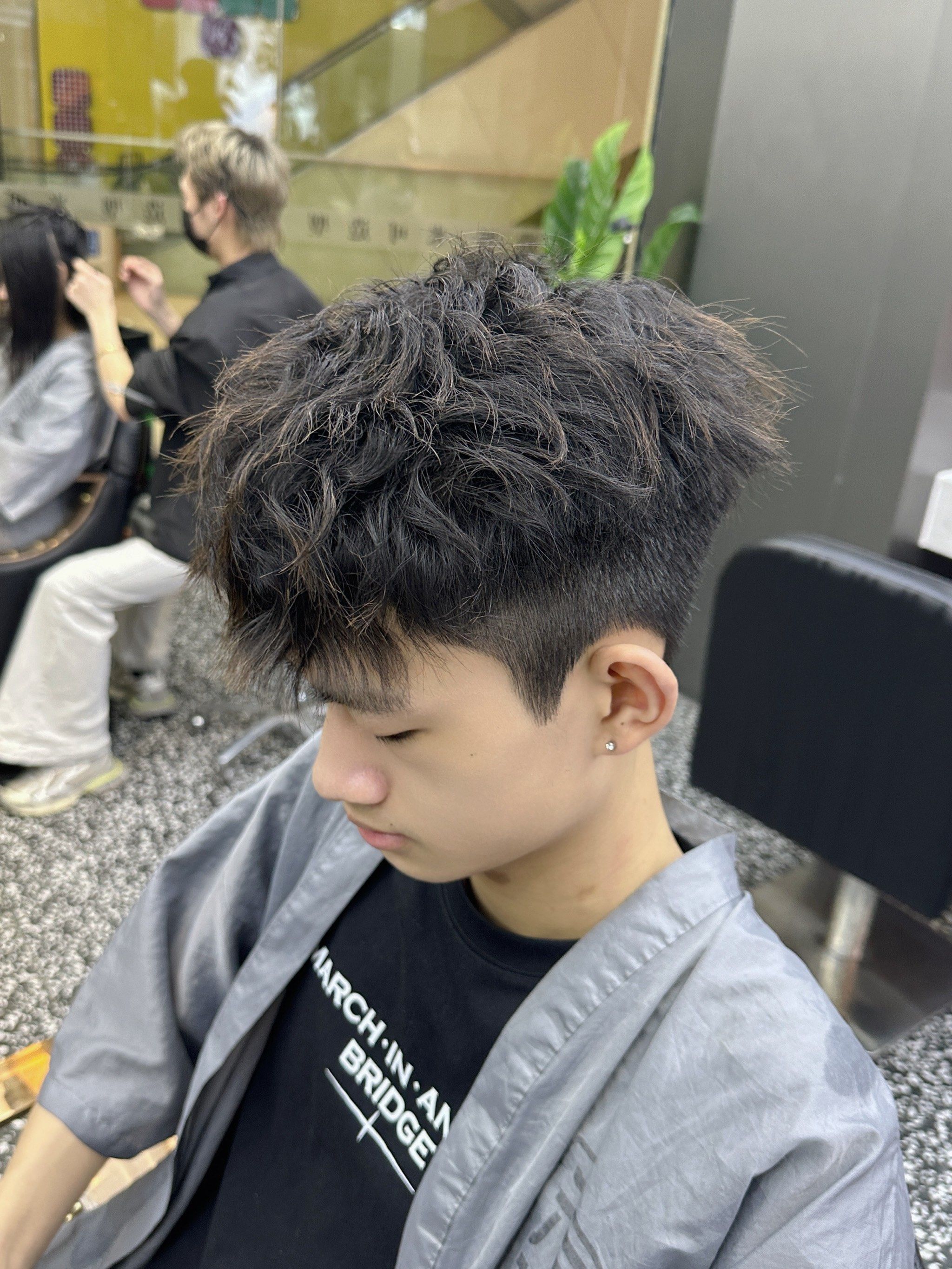 适合发量少的男生发型