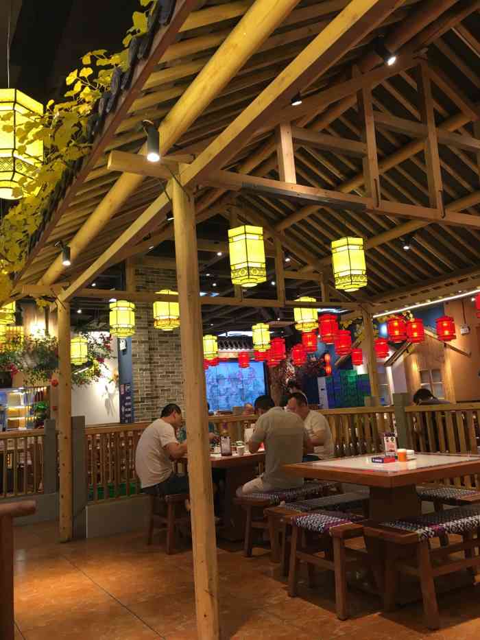 厨嫂当家(松岗前进店)-"环境不算典型的湘菜馆,厅堂面积够大,进入.