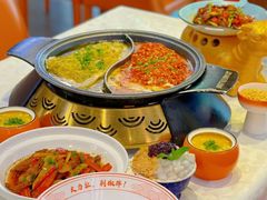 -阿瓦山寨·湘菜现炒·剁椒鱼头王(咸阳总店)