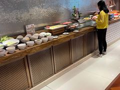 自助取餐区-湖景知味西餐厅•自助餐• 轻食(南京金茂威斯汀大酒店)