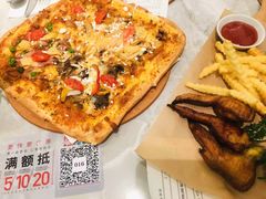 雪花芝士四合一披萨-必胜客(兰州国贸店)