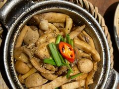 -Cuc Gach Quan Restaurant
