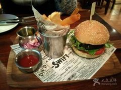 -Hooley's活利仕西餐厅(珠江新城店)