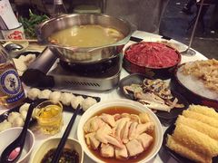 -鲜入围煮花胶鸡海鲜火锅