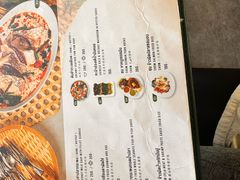 -Chom Cafe and Restaurant